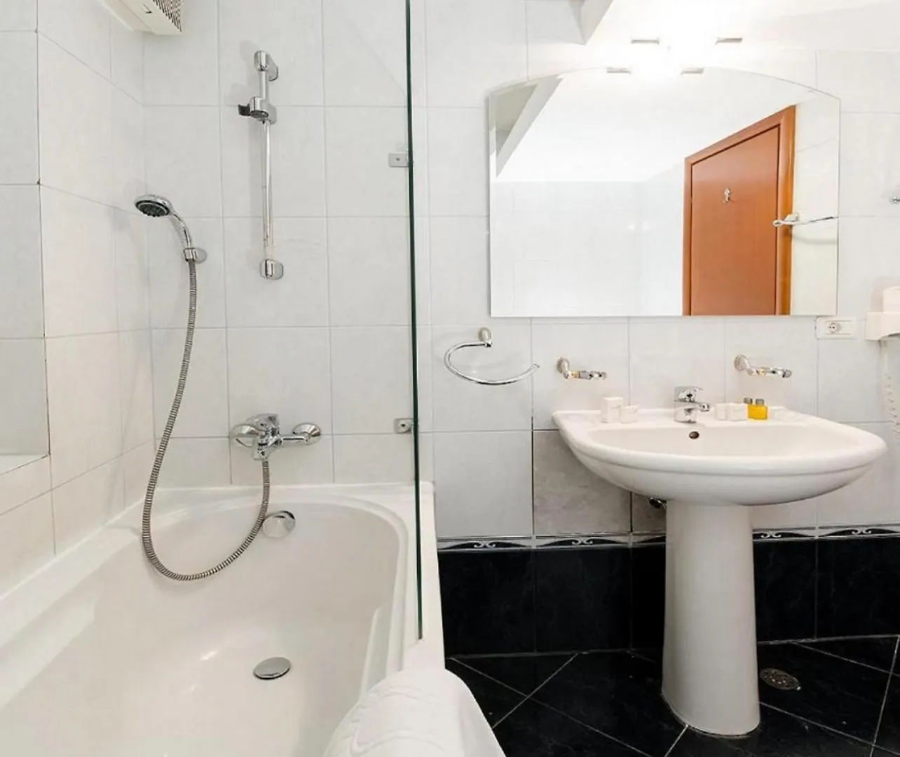 Pension De Lux Augsburg Hotel