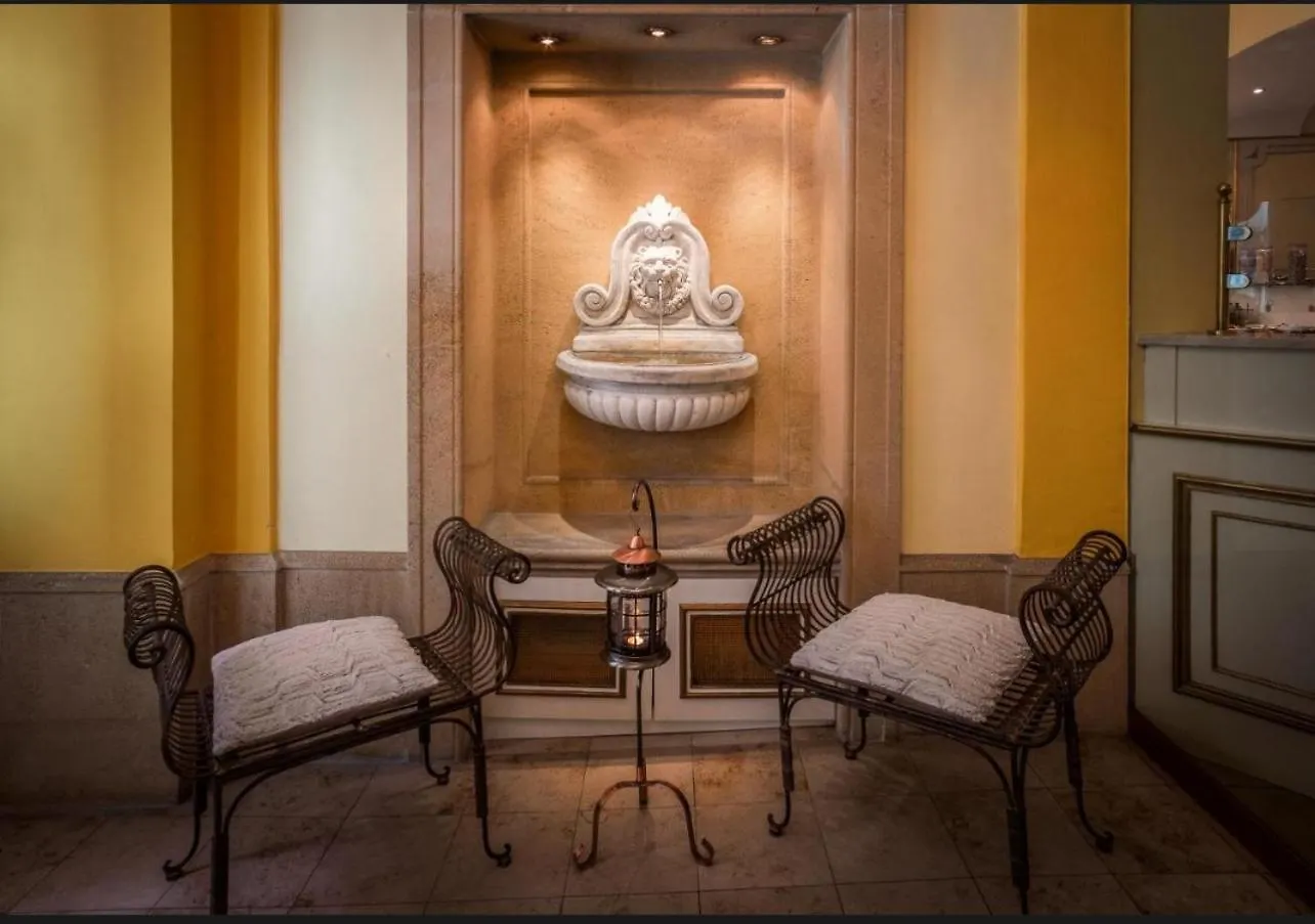Hotel Pension De Lux Augsburg Germany